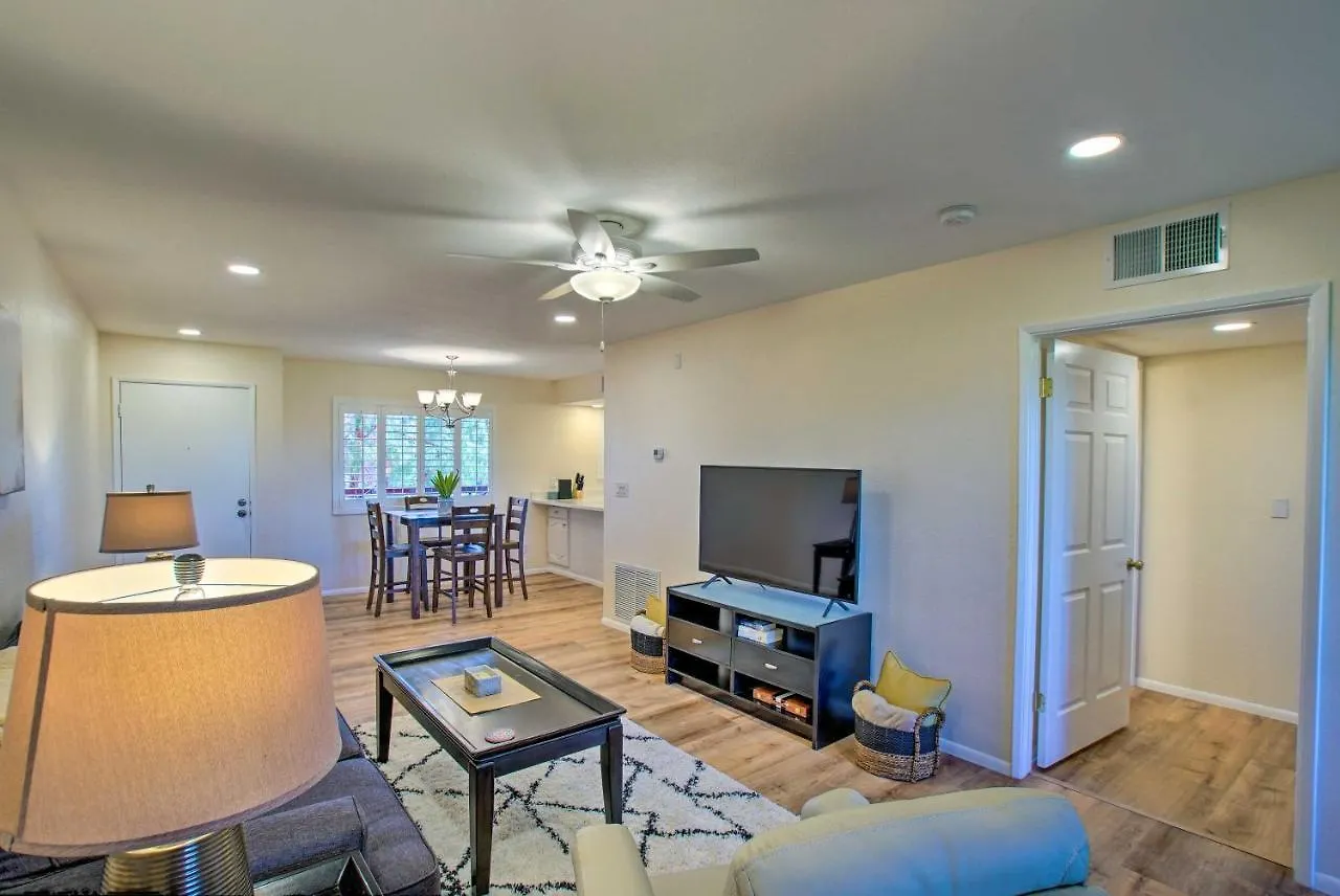 Modern Paradise Valley Condo With Golf Course View! Φοίνιξ