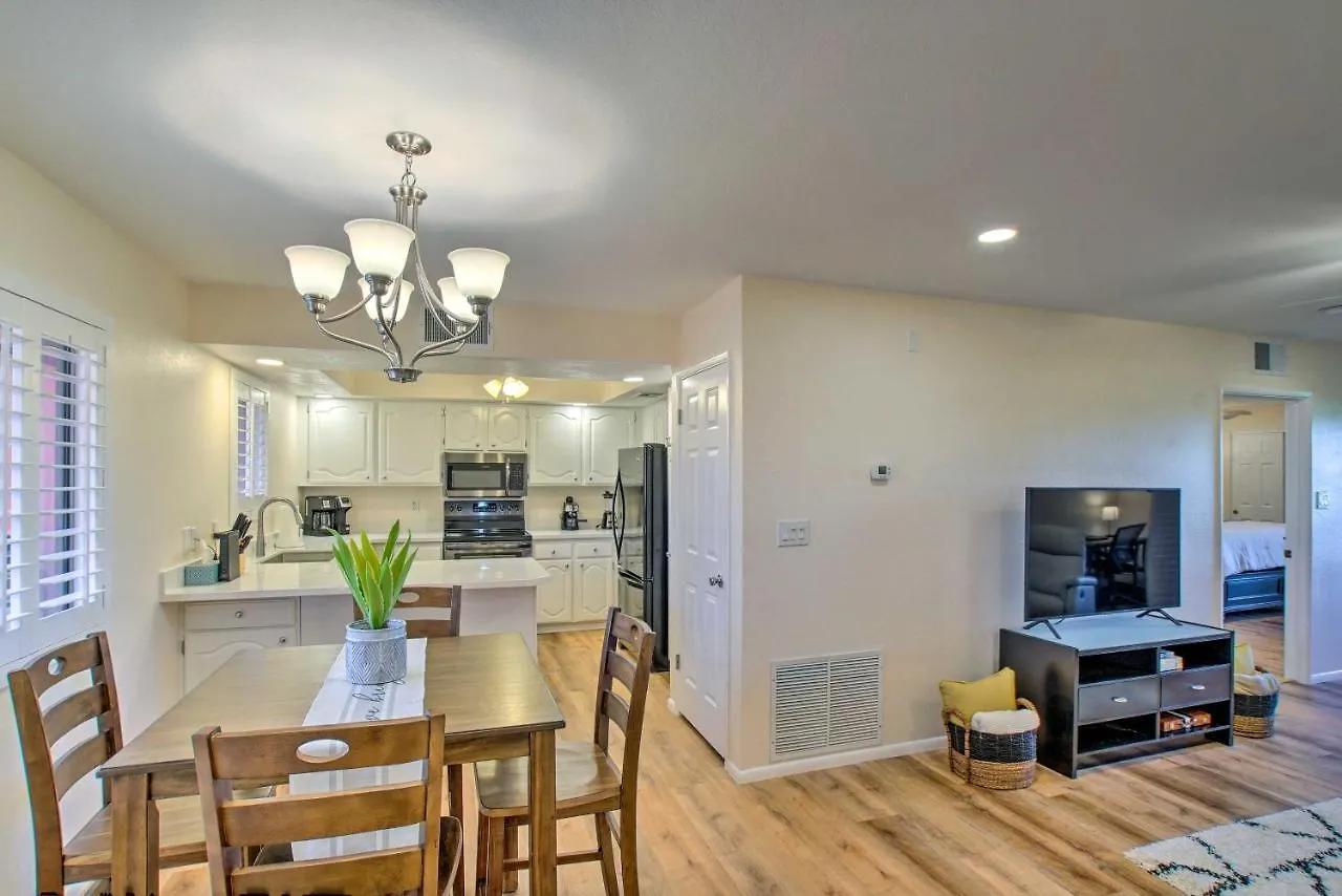 Modern Paradise Valley Condo With Golf Course View! Φοίνιξ 0*,  Ηνωμένες Πολιτείες της Αμερικής